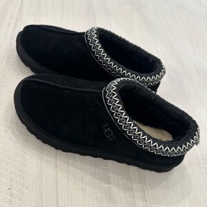 UGG Tasman Size 7
